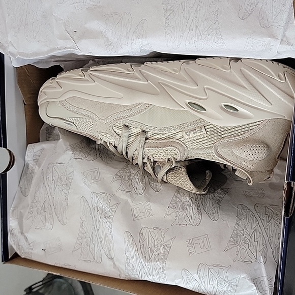 RAY Tracer Evo 2 Sneaker in Gardenia Fila - Picture 2 of 5